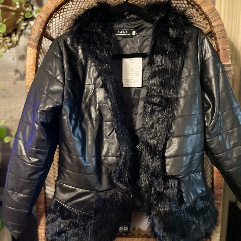 NWT Faux fur winter jacket black size small